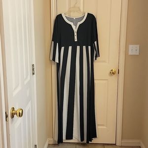 XL Black and White Floor Length Dress